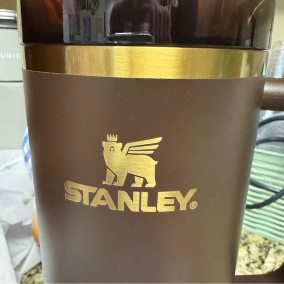 Stanley Quencher 40 ounce chocolate Gold tumbler cup Brand New - Picture 3 of 7